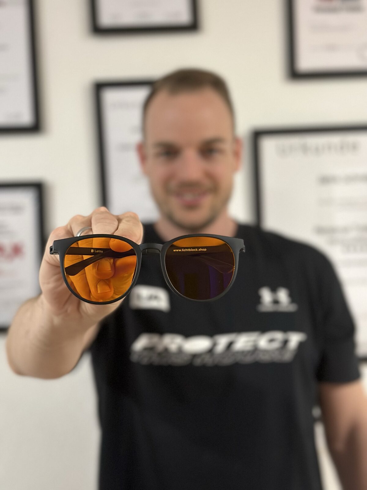 Blaulichtfilter-Brille: Die Lösung für besseren Schlaf und entspanntes Arbeiten